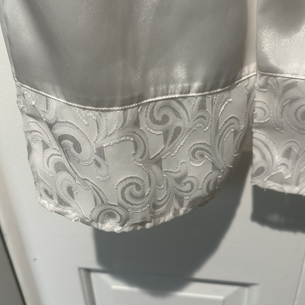 Pajama set size large - Picture 2 of 4